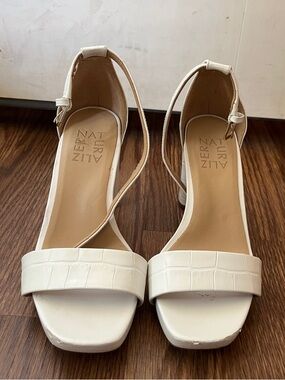 NATURALIZER Cream Ankle Heels